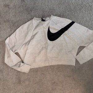 Cropped Nike crew